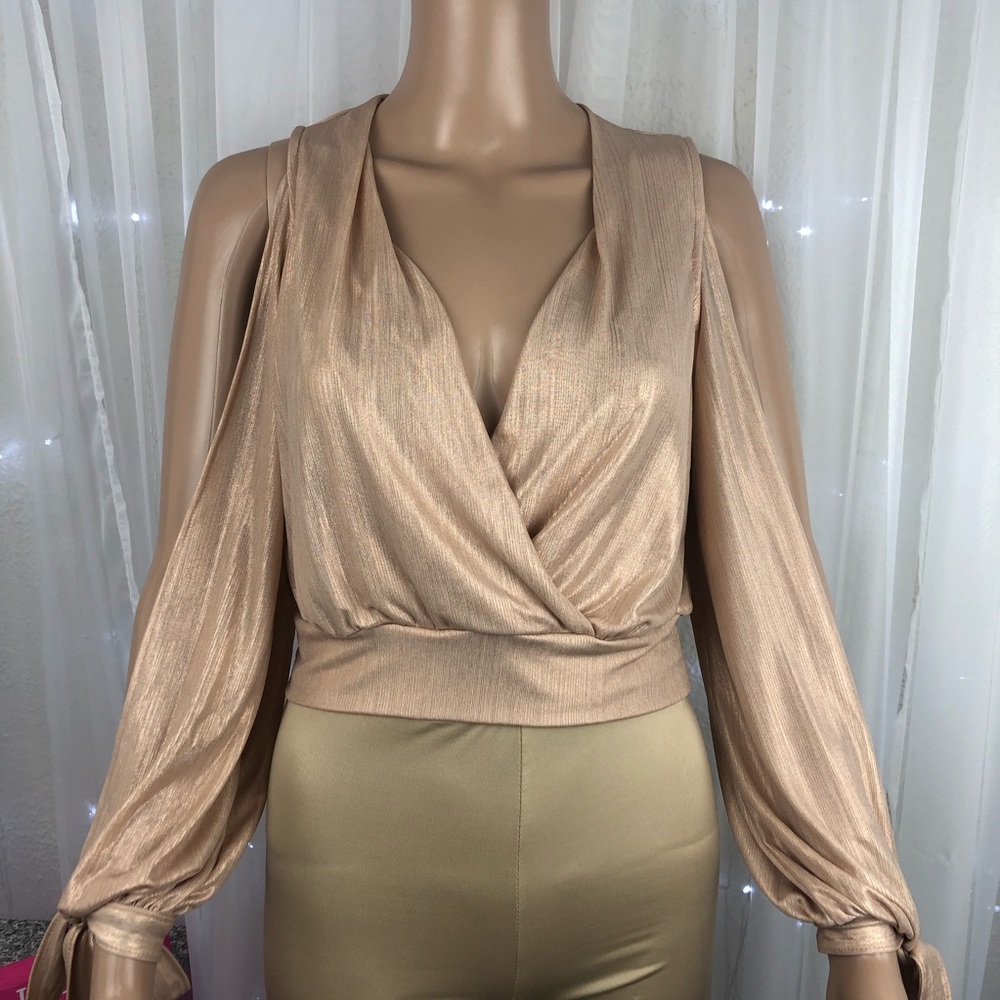 Fashion Nova Low Neck wrist tie sleeves